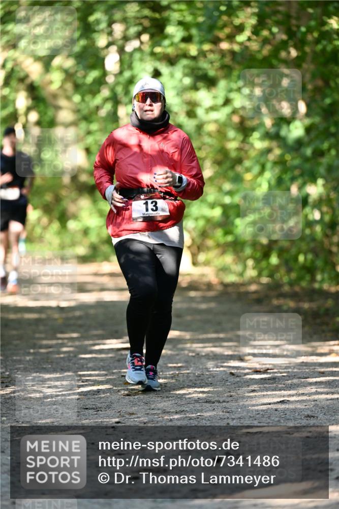 06.10.2024 - Bramfelder Halbmarathon 2024 Dr. Thomas Lammeyer http://msf.ph/oto/7341486 06.10.2024 10:49:45 Laufen 13 meine-sportfotos.de