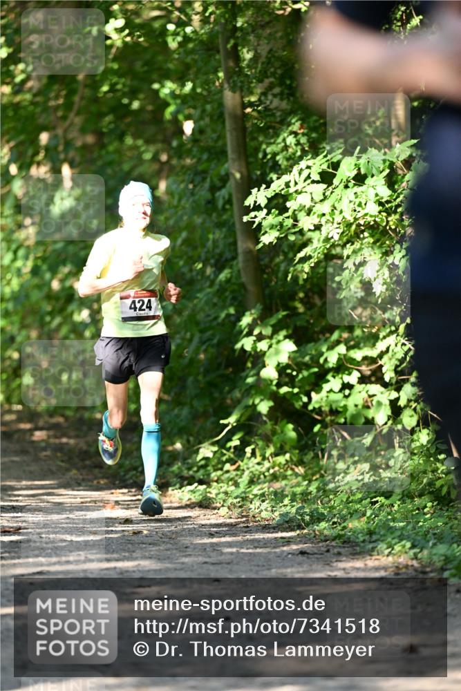 06.10.2024 - Bramfelder Halbmarathon 2024 Dr. Thomas Lammeyer http://msf.ph/oto/7341518 06.10.2024 10:49:54 Laufen 424 meine-sportfotos.de