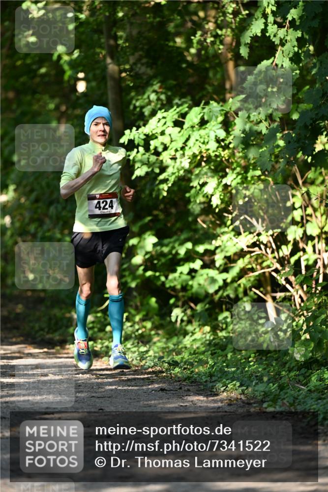 06.10.2024 - Bramfelder Halbmarathon 2024 Dr. Thomas Lammeyer http://msf.ph/oto/7341522 06.10.2024 10:49:55 Laufen 424 meine-sportfotos.de