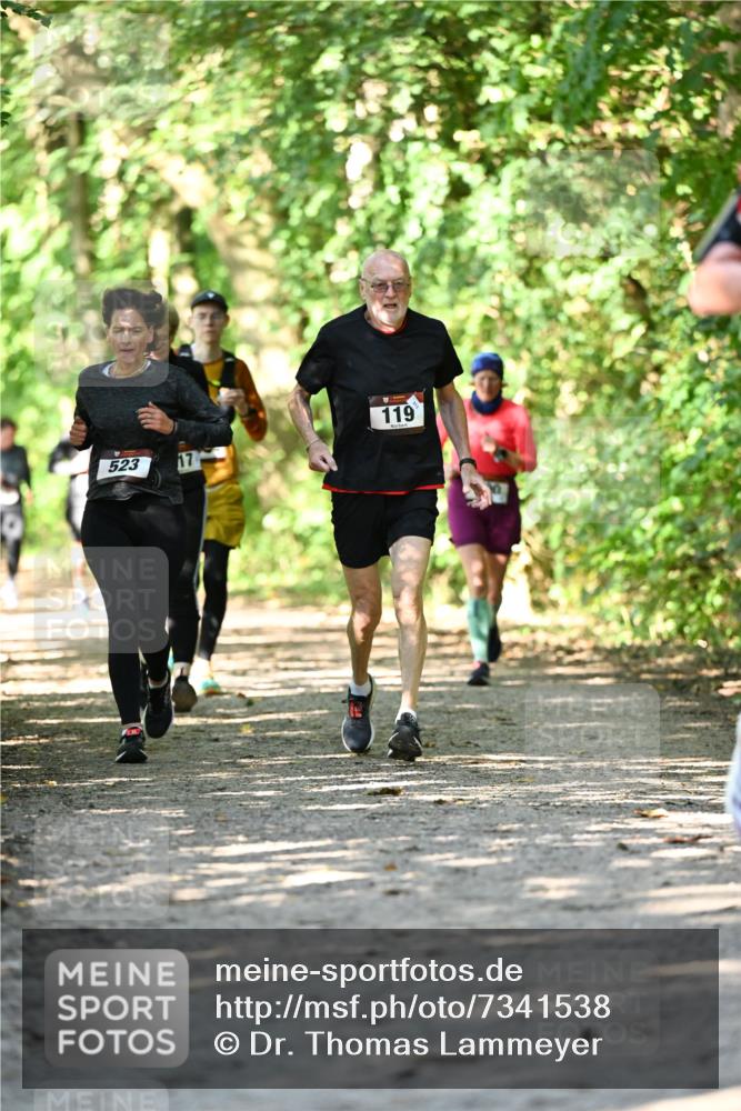 06.10.2024 - Bramfelder Halbmarathon 2024 Dr. Thomas Lammeyer http://msf.ph/oto/7341538 06.10.2024 10:50:00 Laufen 119, 523 meine-sportfotos.de
