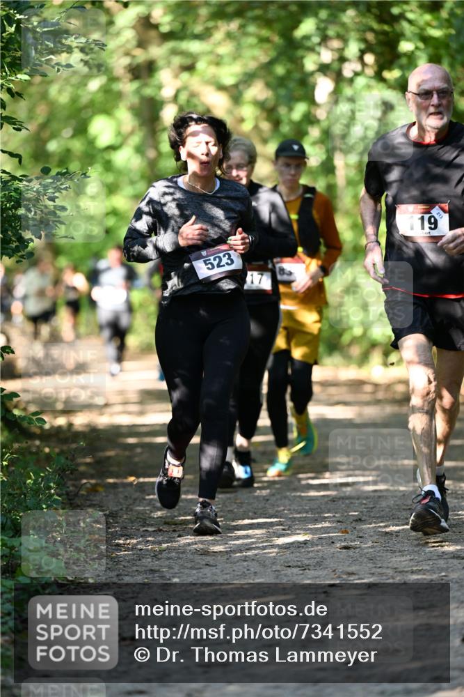 06.10.2024 - Bramfelder Halbmarathon 2024 Dr. Thomas Lammeyer http://msf.ph/oto/7341552 06.10.2024 10:50:03 Laufen 523, 17, 119, 213 meine-sportfotos.de