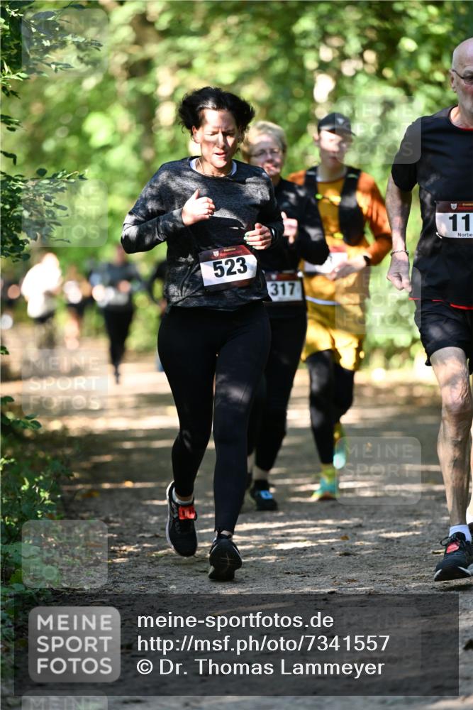 06.10.2024 - Bramfelder Halbmarathon 2024 Dr. Thomas Lammeyer http://msf.ph/oto/7341557 06.10.2024 10:50:03 Laufen 523, 317, 11 meine-sportfotos.de