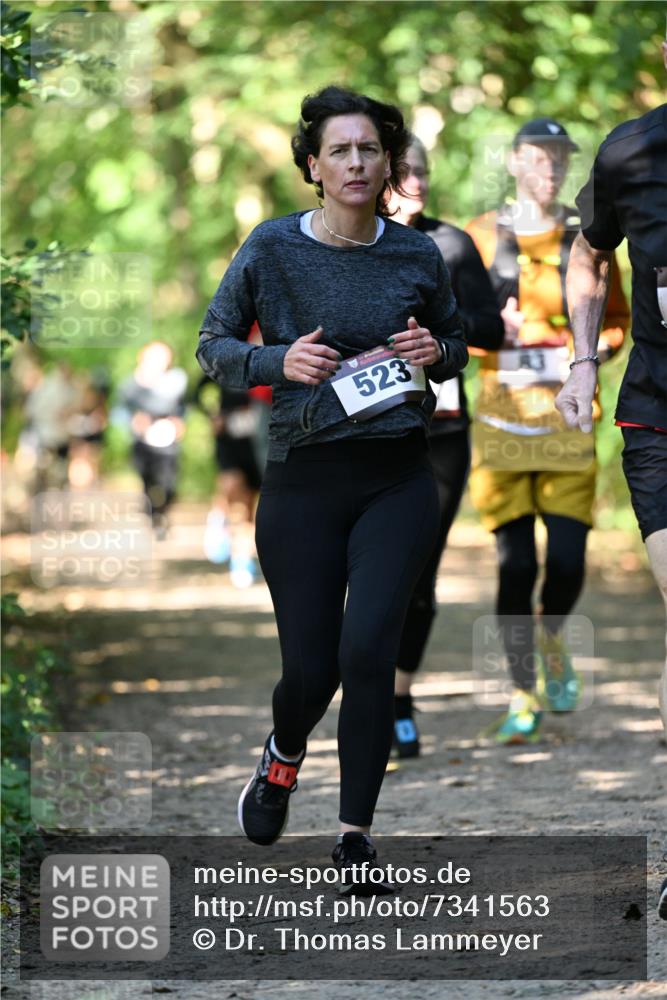 06.10.2024 - Bramfelder Halbmarathon 2024 Dr. Thomas Lammeyer http://msf.ph/oto/7341563 06.10.2024 10:50:04 Laufen 523 meine-sportfotos.de