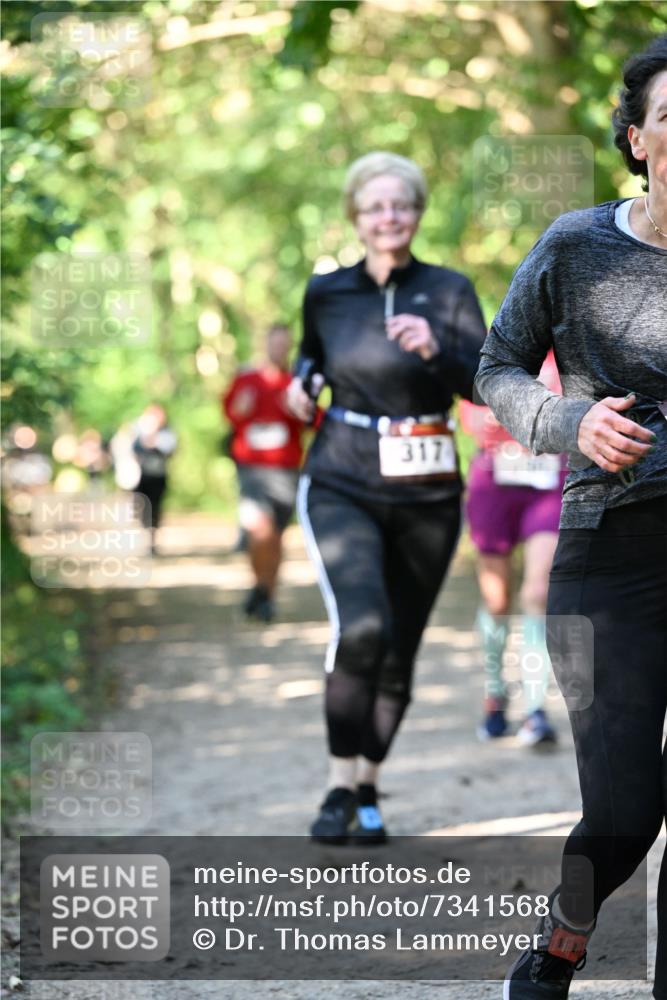 06.10.2024 - Bramfelder Halbmarathon 2024 Dr. Thomas Lammeyer http://msf.ph/oto/7341568 06.10.2024 10:50:06 Laufen 317 meine-sportfotos.de