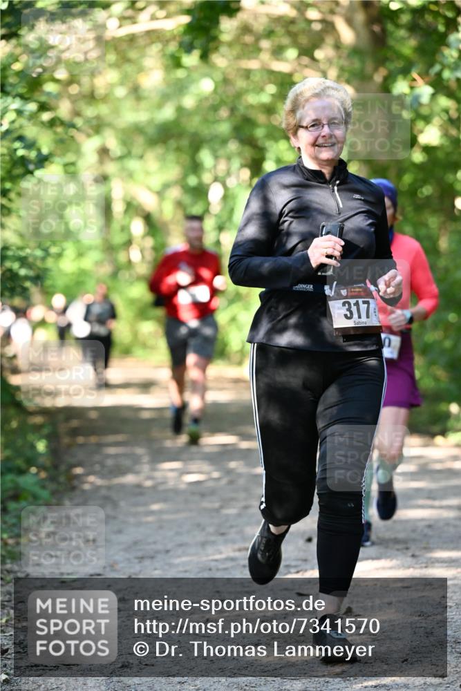06.10.2024 - Bramfelder Halbmarathon 2024 Dr. Thomas Lammeyer http://msf.ph/oto/7341570 06.10.2024 10:50:07 Laufen 33, 317 meine-sportfotos.de