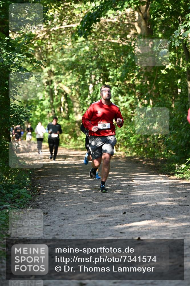06.10.2024 - Bramfelder Halbmarathon 2024 Dr. Thomas Lammeyer http://msf.ph/oto/7341574 06.10.2024 10:50:09 Laufen 95 meine-sportfotos.de