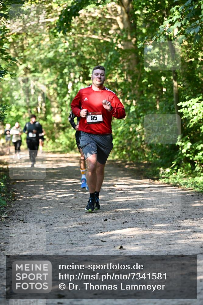 06.10.2024 - Bramfelder Halbmarathon 2024 Dr. Thomas Lammeyer http://msf.ph/oto/7341581 06.10.2024 10:50:10 Laufen 95 meine-sportfotos.de