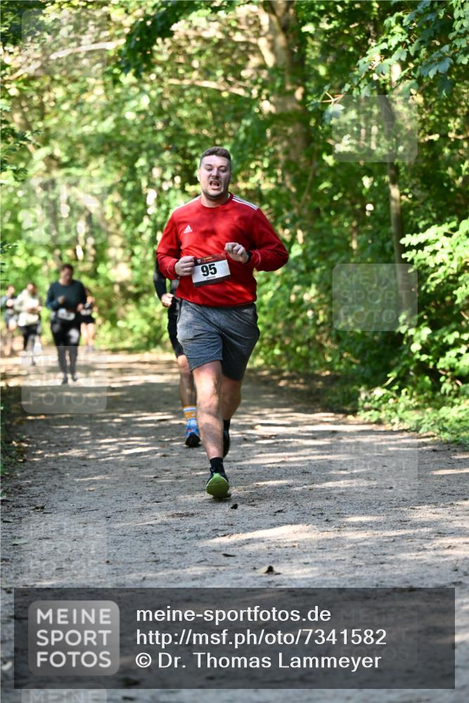 06.10.2024 - Bramfelder Halbmarathon 2024 Dr. Thomas Lammeyer http://msf.ph/oto/7341582 06.10.2024 10:50:10 Laufen 95 meine-sportfotos.de