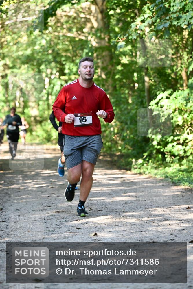 06.10.2024 - Bramfelder Halbmarathon 2024 Dr. Thomas Lammeyer http://msf.ph/oto/7341586 06.10.2024 10:50:10 Laufen 95 meine-sportfotos.de
