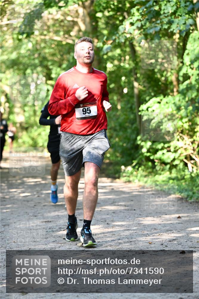 06.10.2024 - Bramfelder Halbmarathon 2024 Dr. Thomas Lammeyer http://msf.ph/oto/7341590 06.10.2024 10:50:11 Laufen 95 meine-sportfotos.de