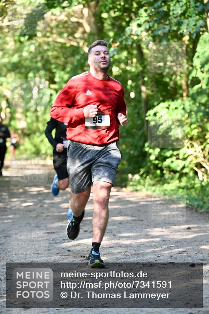 06.10.2024 - Bramfelder Halbmarathon 2024 Dr. Thomas Lammeyer http://msf.ph/oto/7341591 06.10.2024 10:50:11 Laufen 95 meine-sportfotos.de