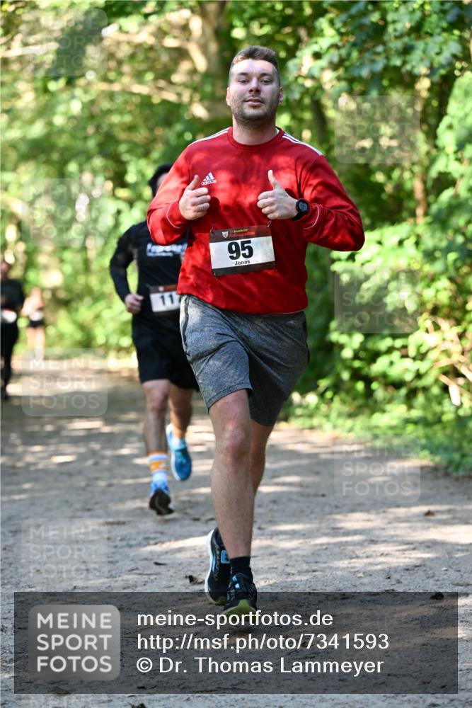 06.10.2024 - Bramfelder Halbmarathon 2024 Dr. Thomas Lammeyer http://msf.ph/oto/7341593 06.10.2024 10:50:11 Laufen 95 meine-sportfotos.de
