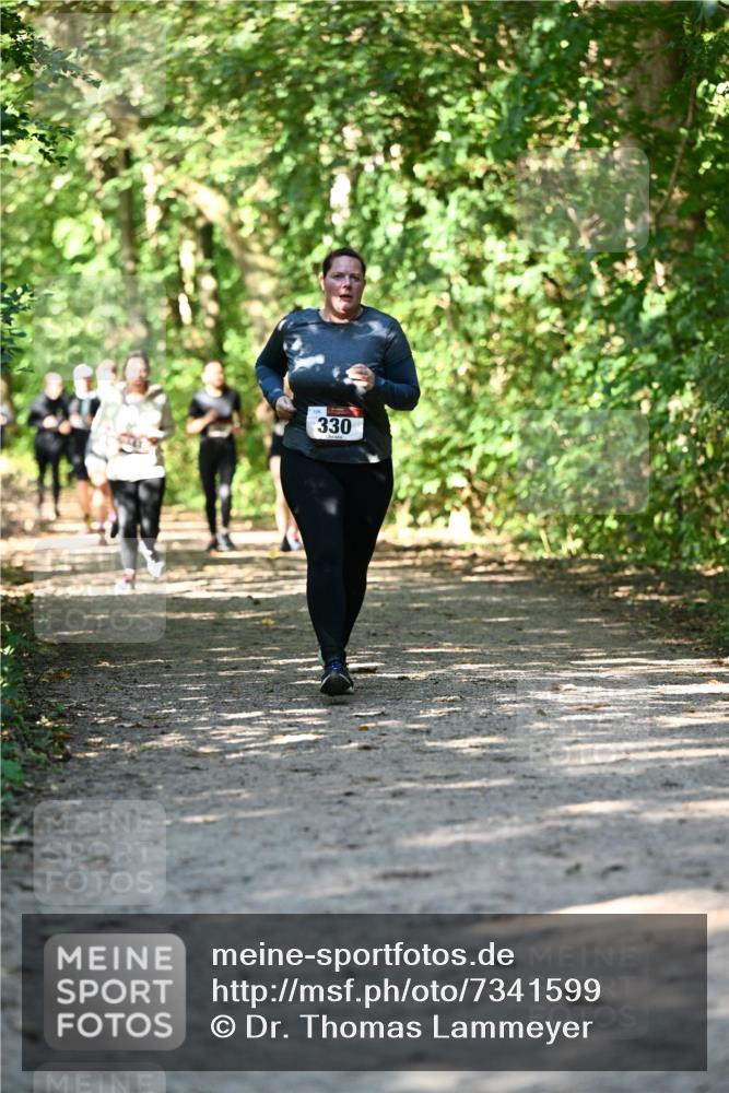 06.10.2024 - Bramfelder Halbmarathon 2024 Dr. Thomas Lammeyer http://msf.ph/oto/7341599 06.10.2024 10:50:14 Laufen 330 meine-sportfotos.de