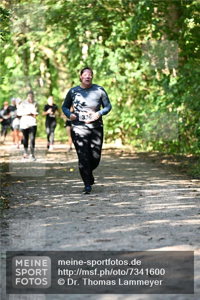 06.10.2024 - Bramfelder Halbmarathon 2024 Dr. Thomas Lammeyer http://msf.ph/oto/7341600 06.10.2024 10:50:14 Laufen 330 meine-sportfotos.de