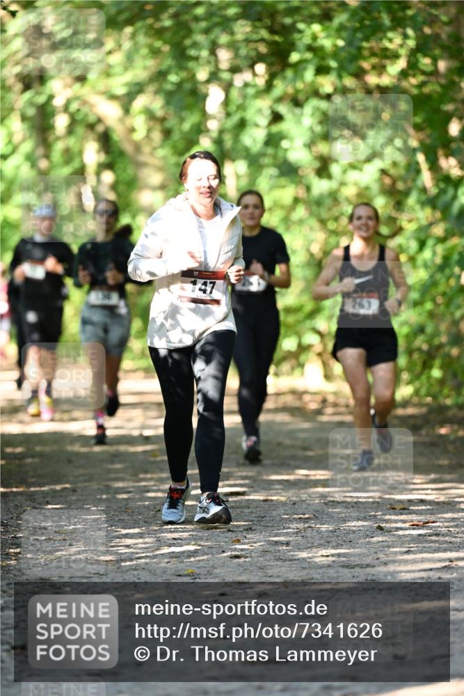 06.10.2024 - Bramfelder Halbmarathon 2024 Dr. Thomas Lammeyer http://msf.ph/oto/7341626 06.10.2024 10:50:20 Laufen 147, 263 meine-sportfotos.de