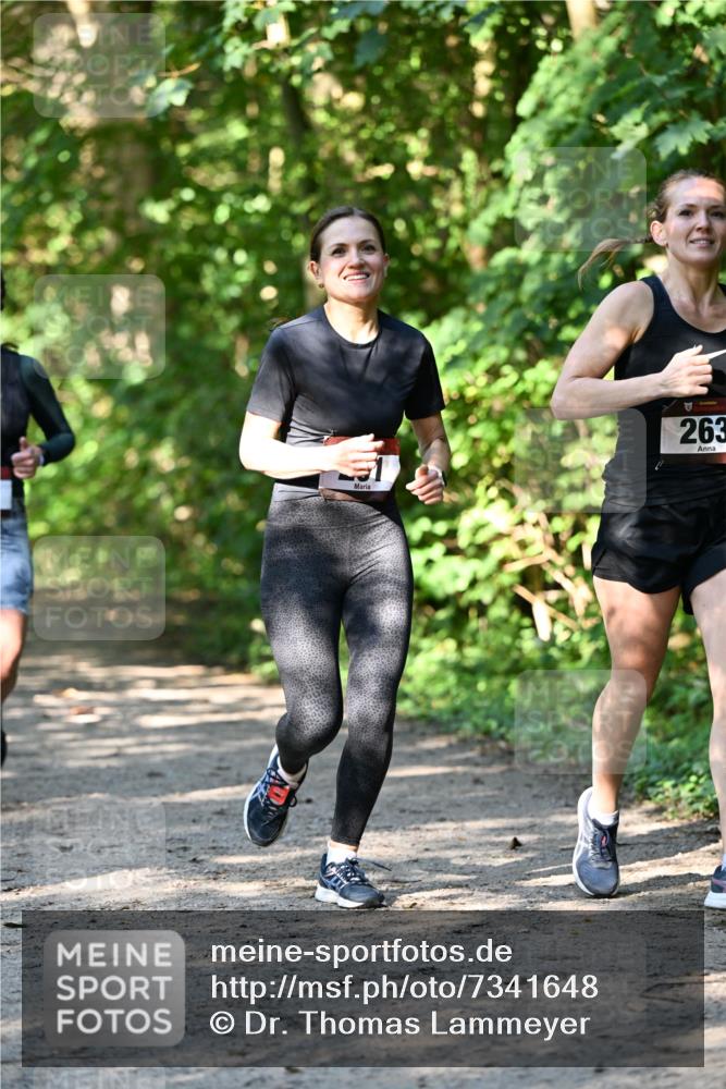 06.10.2024 - Bramfelder Halbmarathon 2024 Dr. Thomas Lammeyer http://msf.ph/oto/7341648 06.10.2024 10:50:25 Laufen 263 meine-sportfotos.de