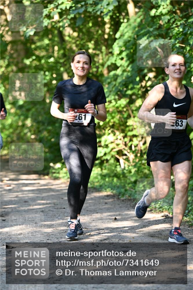 06.10.2024 - Bramfelder Halbmarathon 2024 Dr. Thomas Lammeyer http://msf.ph/oto/7341649 06.10.2024 10:50:25 Laufen 261, 63 meine-sportfotos.de
