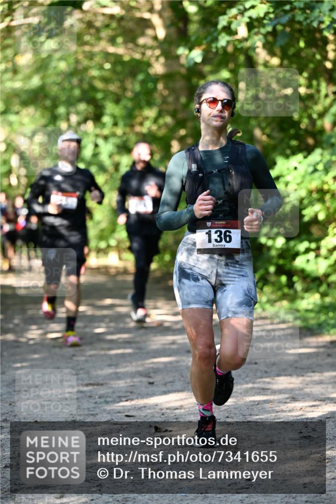06.10.2024 - Bramfelder Halbmarathon 2024 Dr. Thomas Lammeyer http://msf.ph/oto/7341655 06.10.2024 10:50:26 Laufen 13, 136 meine-sportfotos.de