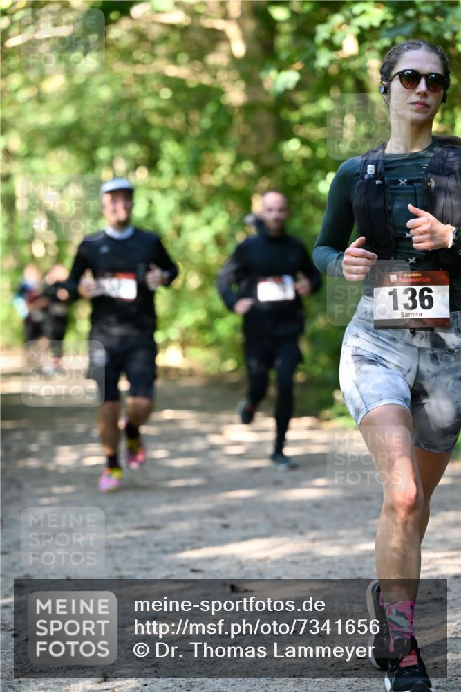 06.10.2024 - Bramfelder Halbmarathon 2024 Dr. Thomas Lammeyer http://msf.ph/oto/7341656 06.10.2024 10:50:27 Laufen 33, 136 meine-sportfotos.de