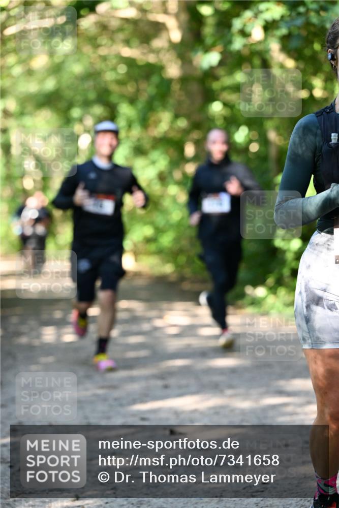 06.10.2024 - Bramfelder Halbmarathon 2024 Dr. Thomas Lammeyer http://msf.ph/oto/7341658 06.10.2024 10:50:27 Laufen 30 meine-sportfotos.de