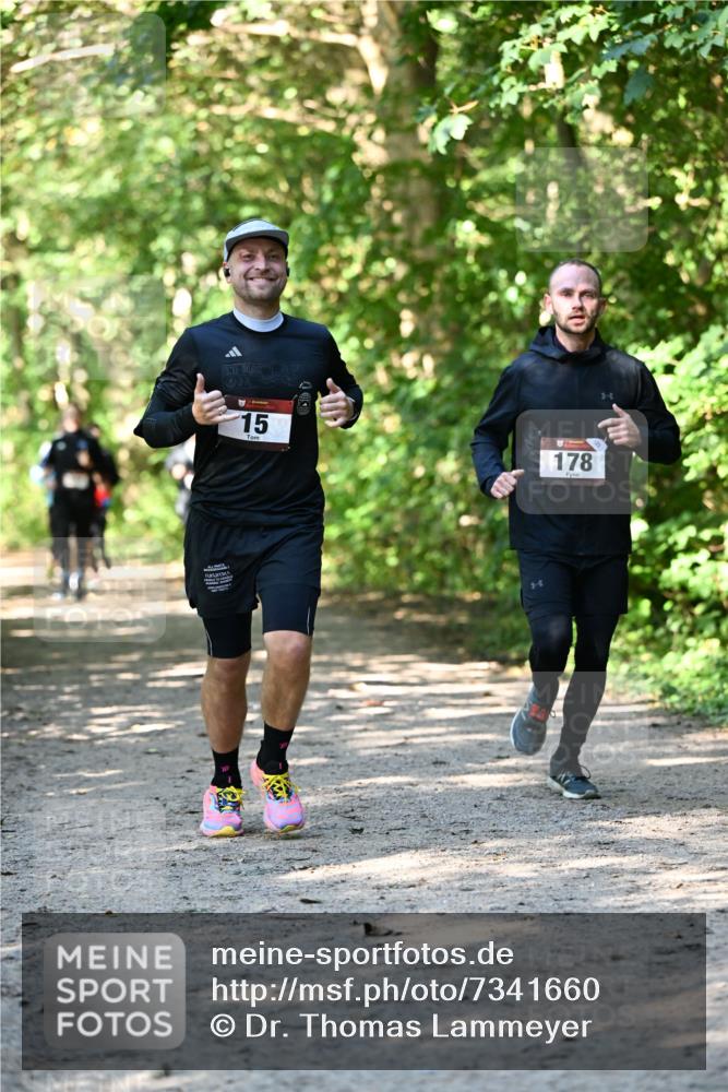 06.10.2024 - Bramfelder Halbmarathon 2024 Dr. Thomas Lammeyer http://msf.ph/oto/7341660 06.10.2024 10:50:27 Laufen 15, 178 meine-sportfotos.de