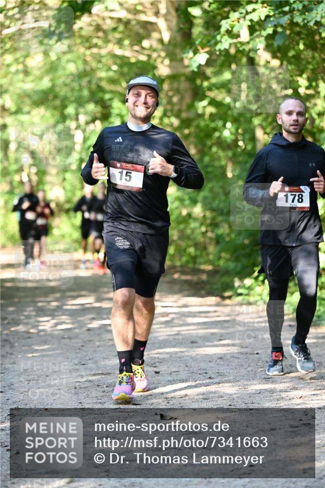 06.10.2024 - Bramfelder Halbmarathon 2024 Dr. Thomas Lammeyer http://msf.ph/oto/7341663 06.10.2024 10:50:28 Laufen 15, 178 meine-sportfotos.de