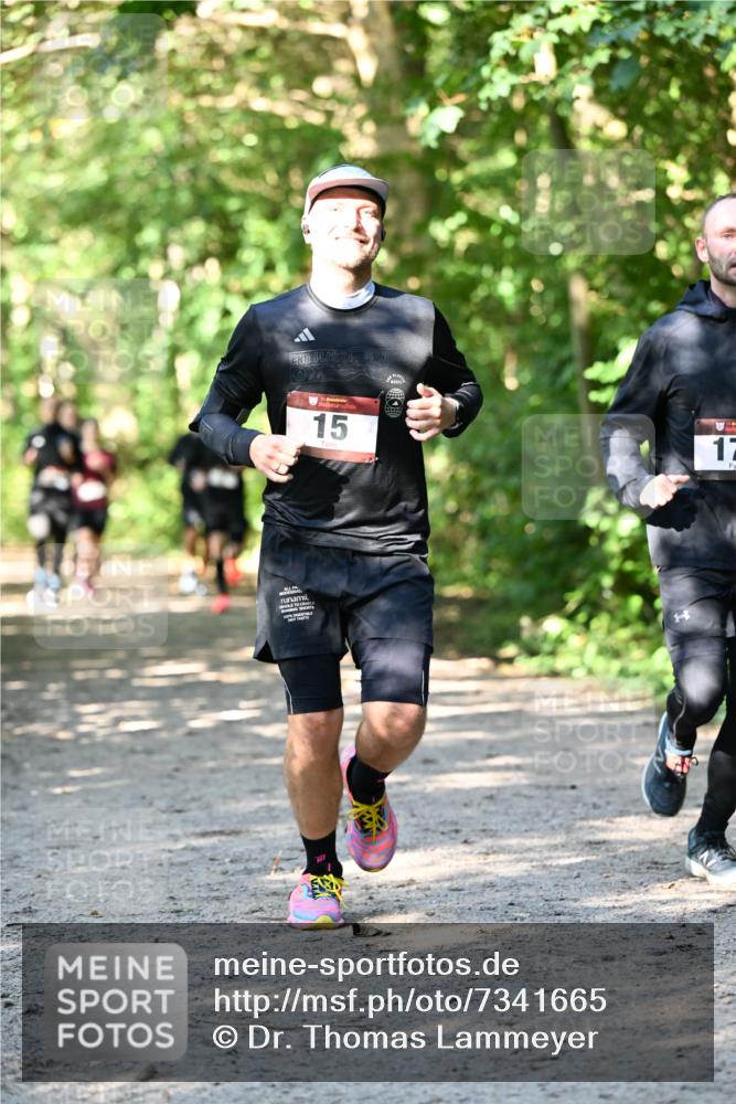 06.10.2024 - Bramfelder Halbmarathon 2024 Dr. Thomas Lammeyer http://msf.ph/oto/7341665 06.10.2024 10:50:28 Laufen 300, 15, 17 meine-sportfotos.de