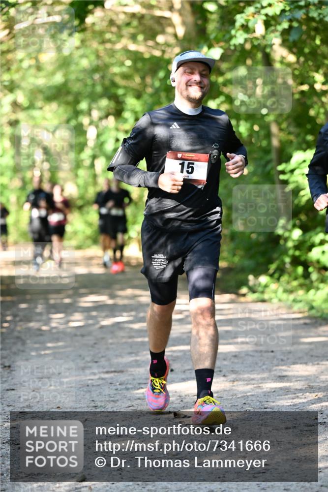 06.10.2024 - Bramfelder Halbmarathon 2024 Dr. Thomas Lammeyer http://msf.ph/oto/7341666 06.10.2024 10:50:28 Laufen 15 meine-sportfotos.de