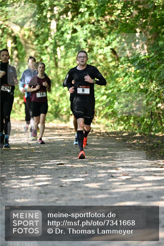 06.10.2024 - Bramfelder Halbmarathon 2024 Dr. Thomas Lammeyer http://msf.ph/oto/7341668 06.10.2024 10:50:30 Laufen 294, 19, 6 meine-sportfotos.de