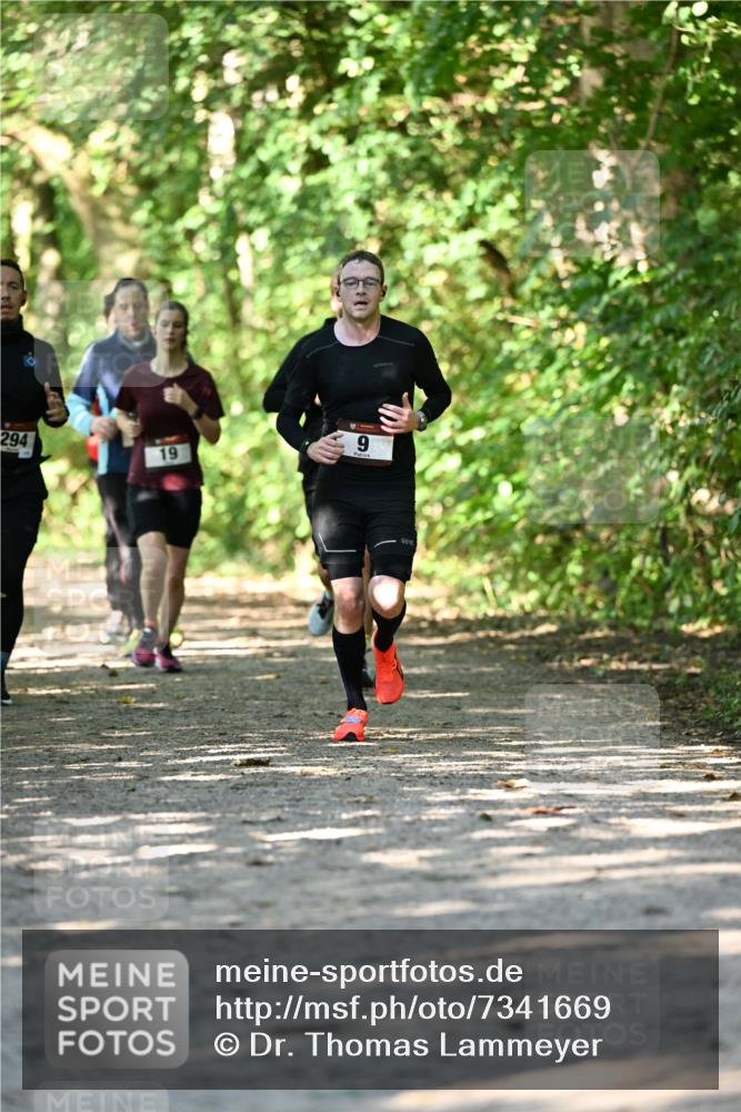 06.10.2024 - Bramfelder Halbmarathon 2024 Dr. Thomas Lammeyer http://msf.ph/oto/7341669 06.10.2024 10:50:30 Laufen 294, 19, 9 meine-sportfotos.de