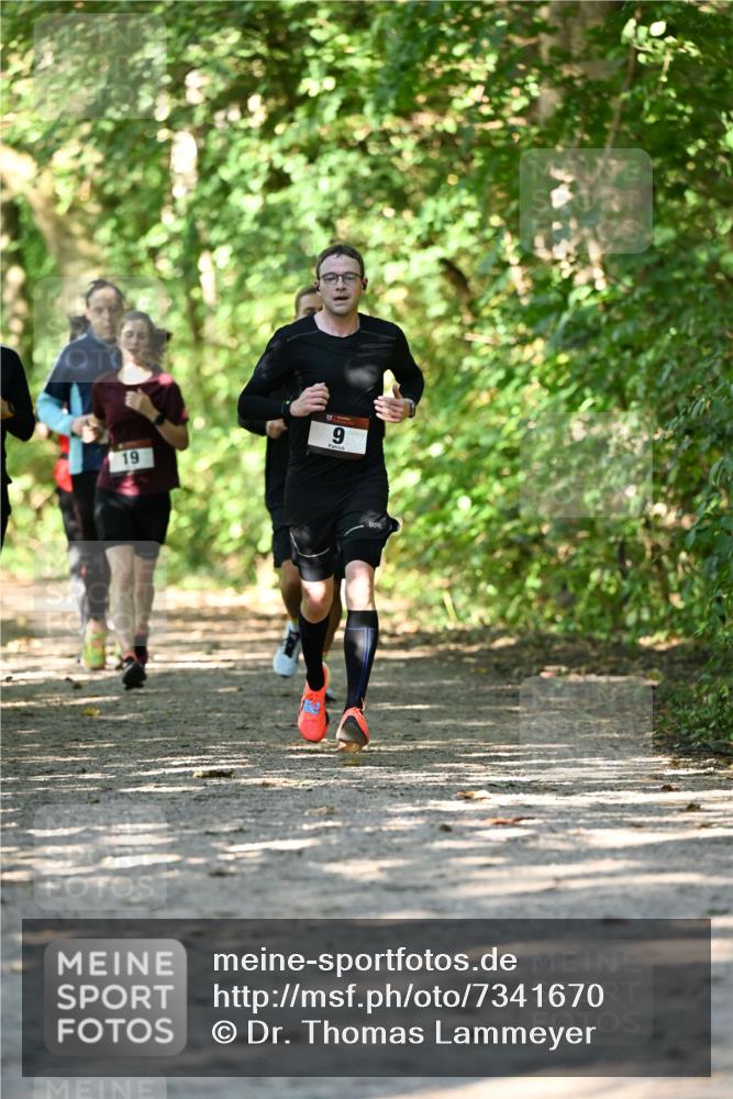 06.10.2024 - Bramfelder Halbmarathon 2024 Dr. Thomas Lammeyer http://msf.ph/oto/7341670 06.10.2024 10:50:30 Laufen 19 meine-sportfotos.de