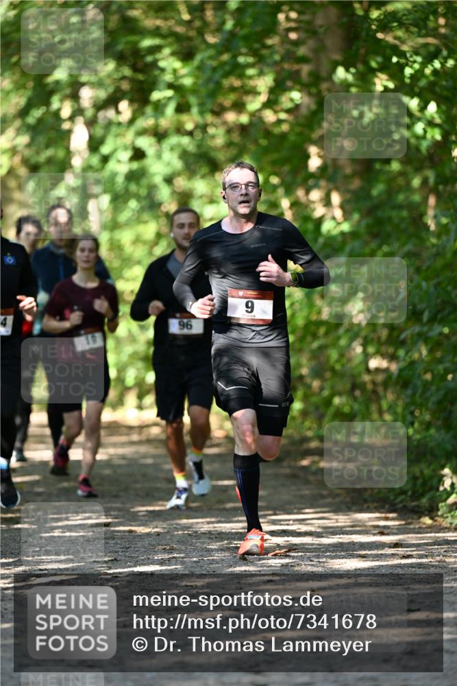 06.10.2024 - Bramfelder Halbmarathon 2024 Dr. Thomas Lammeyer http://msf.ph/oto/7341678 06.10.2024 10:50:31 Laufen 96, 9 meine-sportfotos.de