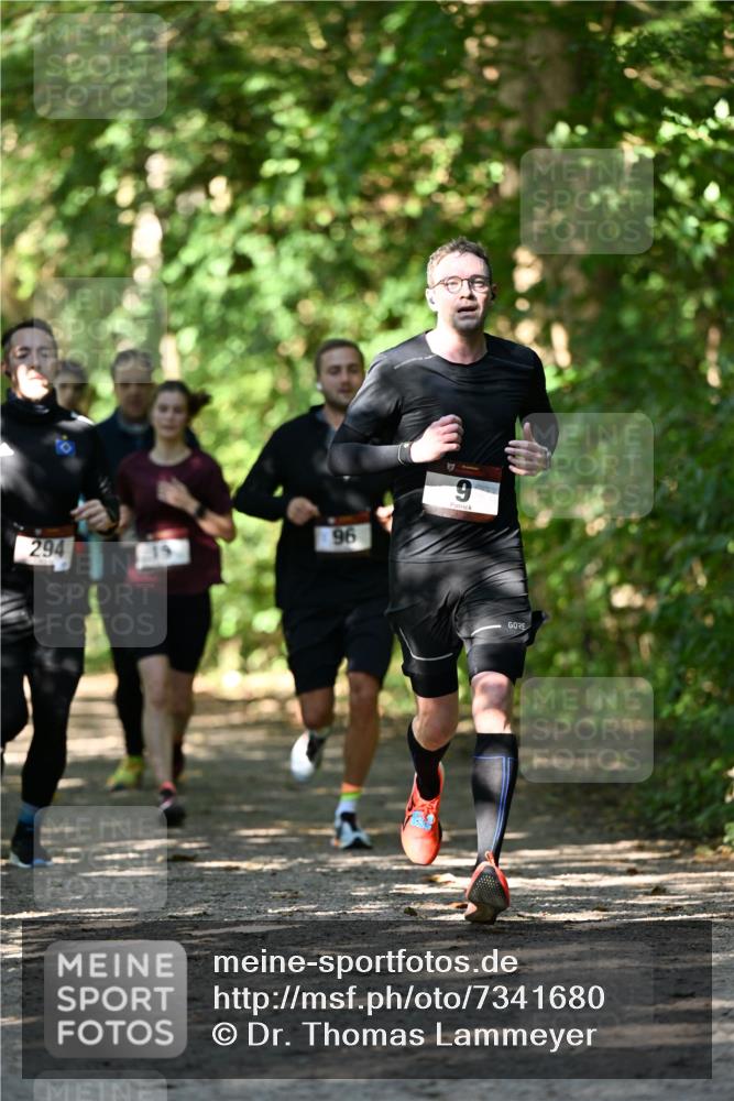 06.10.2024 - Bramfelder Halbmarathon 2024 Dr. Thomas Lammeyer http://msf.ph/oto/7341680 06.10.2024 10:50:32 Laufen 96, 294, 9 meine-sportfotos.de