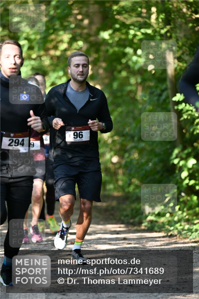 06.10.2024 - Bramfelder Halbmarathon 2024 Dr. Thomas Lammeyer http://msf.ph/oto/7341689 06.10.2024 10:50:34 Laufen 294, 9, 96 meine-sportfotos.de