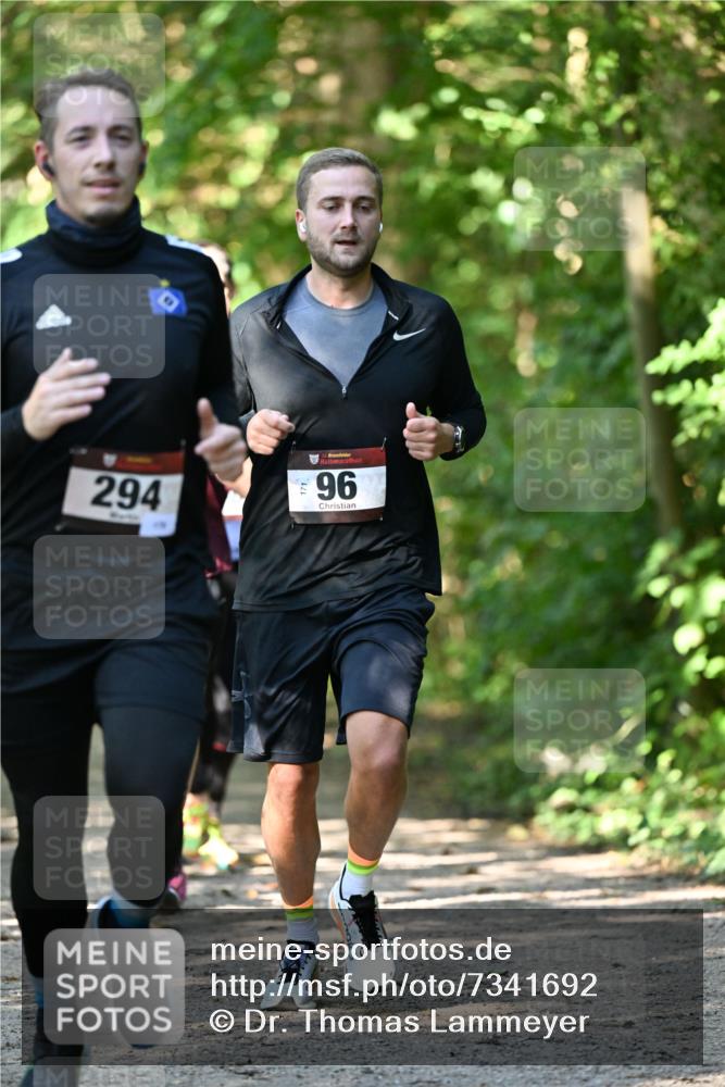 06.10.2024 - Bramfelder Halbmarathon 2024 Dr. Thomas Lammeyer http://msf.ph/oto/7341692 06.10.2024 10:50:34 Laufen 294, 96 meine-sportfotos.de