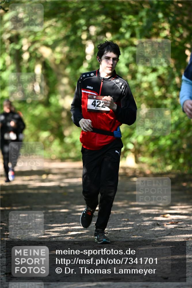 06.10.2024 - Bramfelder Halbmarathon 2024 Dr. Thomas Lammeyer http://msf.ph/oto/7341701 06.10.2024 10:50:36 Laufen 422 meine-sportfotos.de