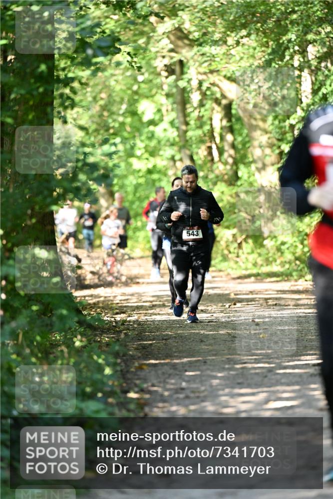 06.10.2024 - Bramfelder Halbmarathon 2024 Dr. Thomas Lammeyer http://msf.ph/oto/7341703 06.10.2024 10:50:37 Laufen 543 meine-sportfotos.de