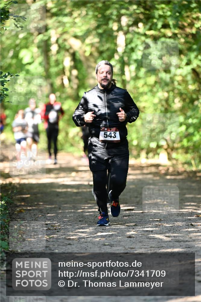 06.10.2024 - Bramfelder Halbmarathon 2024 Dr. Thomas Lammeyer http://msf.ph/oto/7341709 06.10.2024 10:50:42 Laufen 543 meine-sportfotos.de