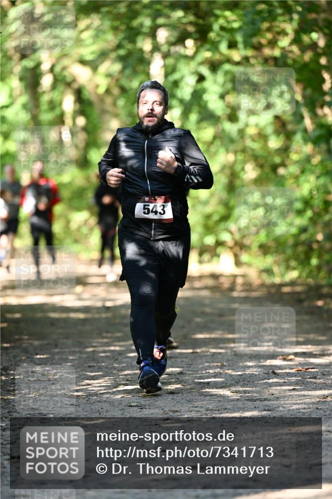 06.10.2024 - Bramfelder Halbmarathon 2024 Dr. Thomas Lammeyer http://msf.ph/oto/7341713 06.10.2024 10:50:42 Laufen 543 meine-sportfotos.de