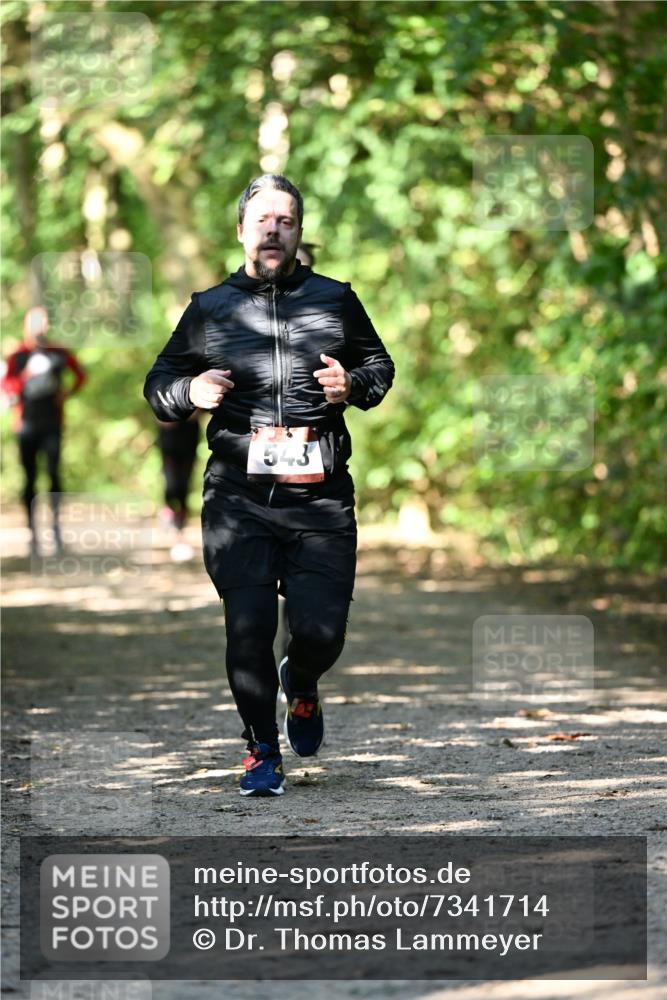 06.10.2024 - Bramfelder Halbmarathon 2024 Dr. Thomas Lammeyer http://msf.ph/oto/7341714 06.10.2024 10:50:43 Laufen 543 meine-sportfotos.de