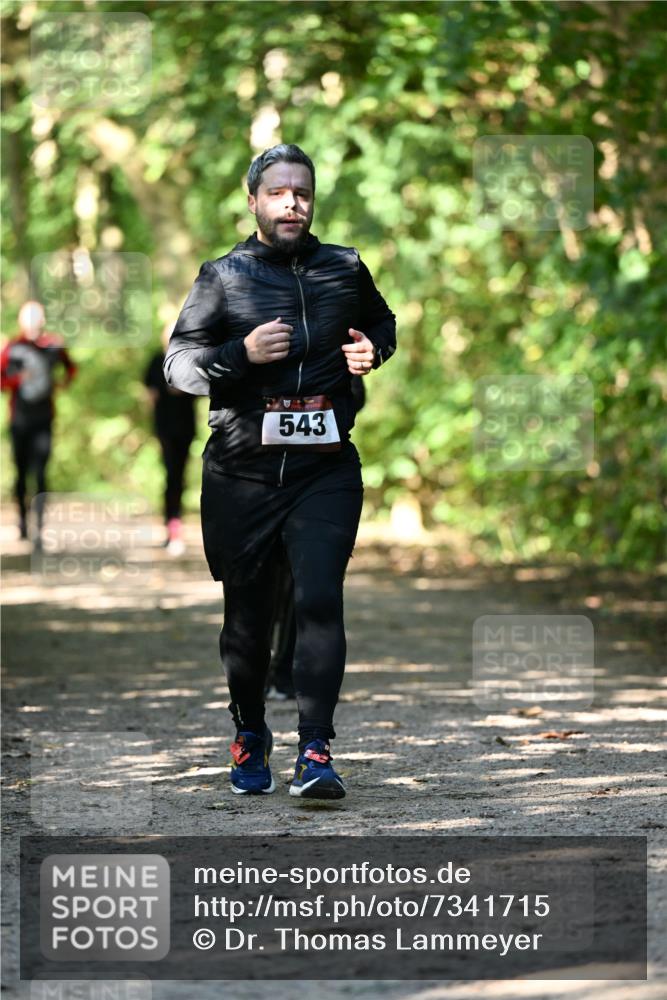 06.10.2024 - Bramfelder Halbmarathon 2024 Dr. Thomas Lammeyer http://msf.ph/oto/7341715 06.10.2024 10:50:43 Laufen 543 meine-sportfotos.de