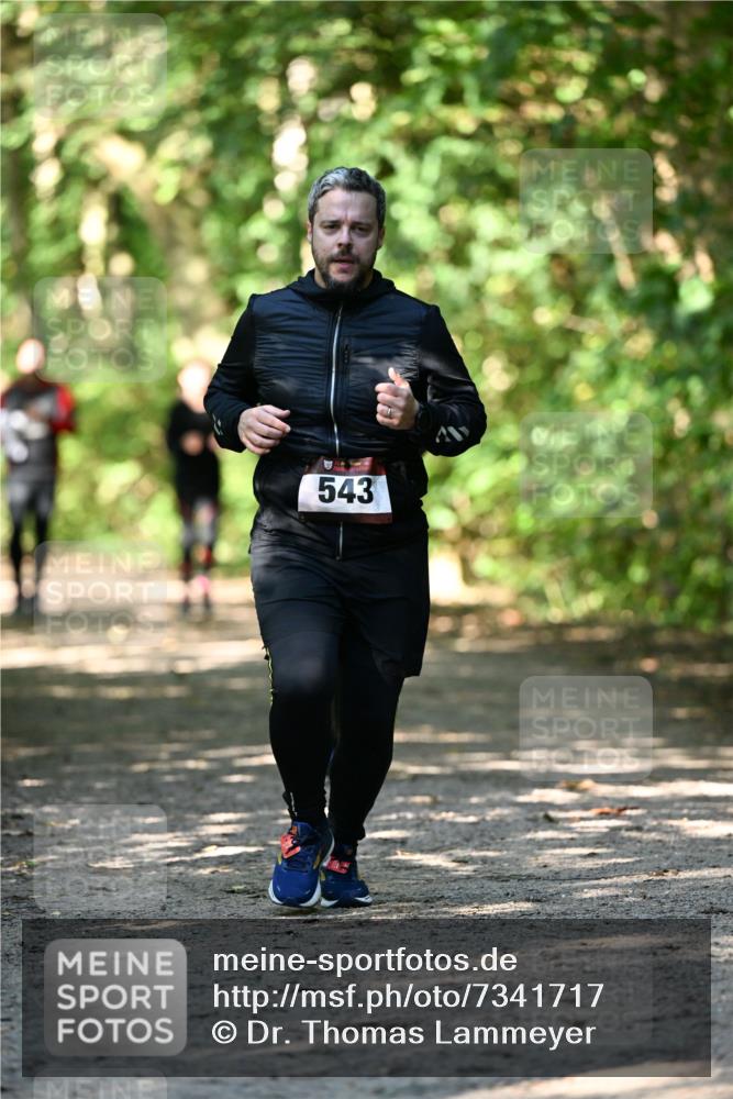 06.10.2024 - Bramfelder Halbmarathon 2024 Dr. Thomas Lammeyer http://msf.ph/oto/7341717 06.10.2024 10:50:43 Laufen 543 meine-sportfotos.de