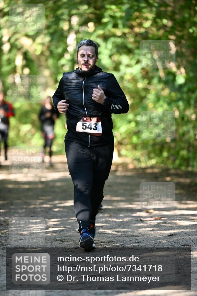 06.10.2024 - Bramfelder Halbmarathon 2024 Dr. Thomas Lammeyer http://msf.ph/oto/7341718 06.10.2024 10:50:43 Laufen 543 meine-sportfotos.de