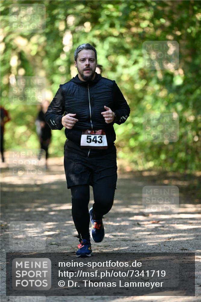 06.10.2024 - Bramfelder Halbmarathon 2024 Dr. Thomas Lammeyer http://msf.ph/oto/7341719 06.10.2024 10:50:43 Laufen 543 meine-sportfotos.de