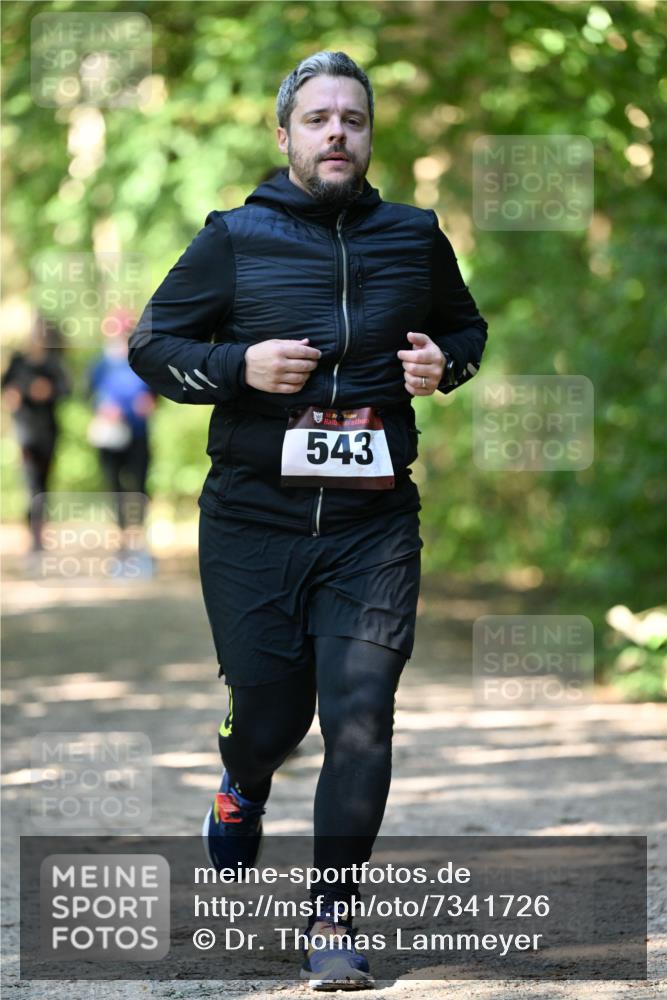 06.10.2024 - Bramfelder Halbmarathon 2024 Dr. Thomas Lammeyer http://msf.ph/oto/7341726 06.10.2024 10:50:44 Laufen 3, 543 meine-sportfotos.de