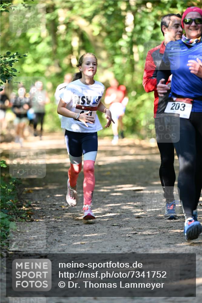 06.10.2024 - Bramfelder Halbmarathon 2024 Dr. Thomas Lammeyer http://msf.ph/oto/7341752 06.10.2024 10:50:52 Laufen 203 meine-sportfotos.de