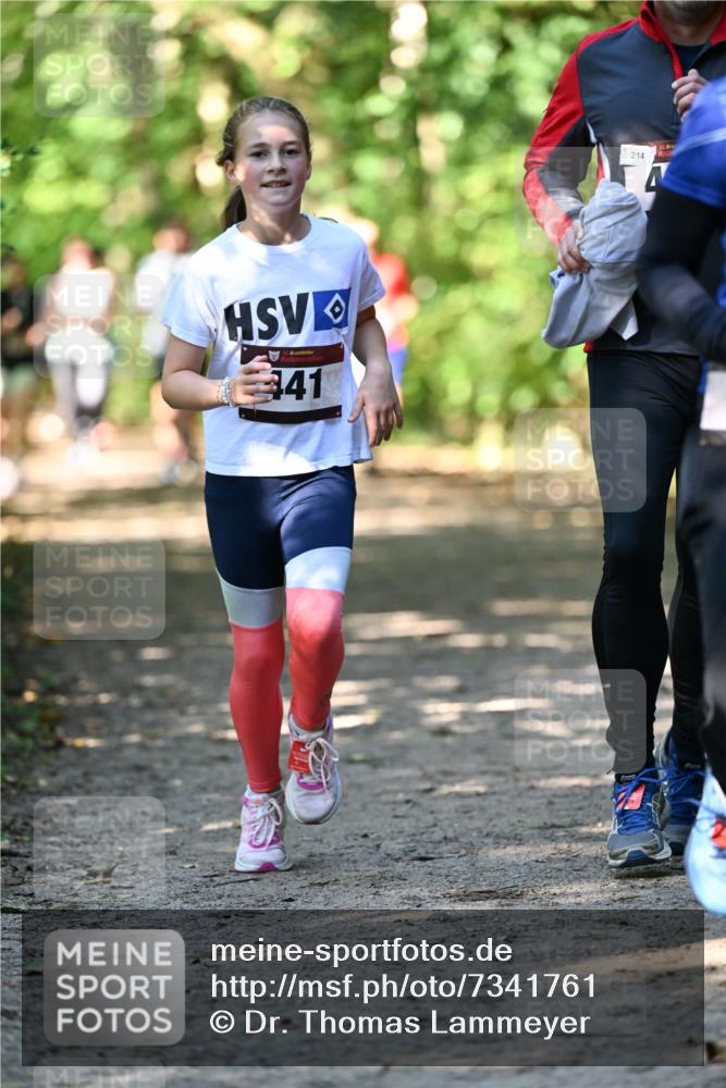 06.10.2024 - Bramfelder Halbmarathon 2024 Dr. Thomas Lammeyer http://msf.ph/oto/7341761 06.10.2024 10:50:54 Laufen 33, 41, 214 meine-sportfotos.de
