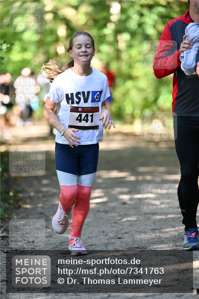 06.10.2024 - Bramfelder Halbmarathon 2024 Dr. Thomas Lammeyer http://msf.ph/oto/7341763 06.10.2024 10:50:54 Laufen 441 meine-sportfotos.de
