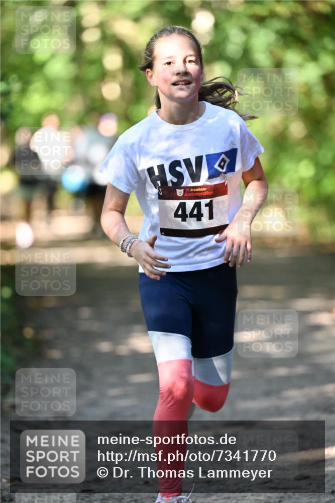 06.10.2024 - Bramfelder Halbmarathon 2024 Dr. Thomas Lammeyer http://msf.ph/oto/7341770 06.10.2024 10:50:55 Laufen 33, 441 meine-sportfotos.de