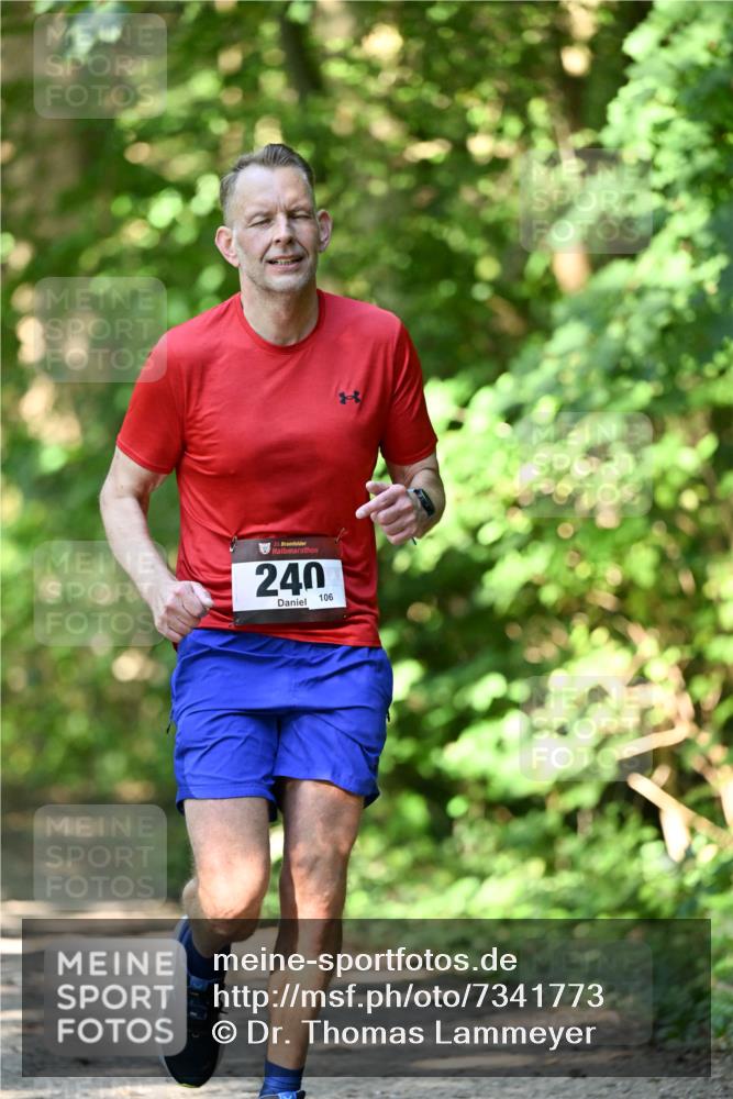 06.10.2024 - Bramfelder Halbmarathon 2024 Dr. Thomas Lammeyer http://msf.ph/oto/7341773 06.10.2024 10:51:02 Laufen 33, 240, 106 meine-sportfotos.de